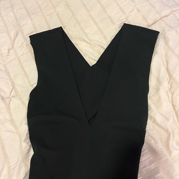 Lulu's Black V Neck Jumpsuit W/ Open Back Size M - Picture 4 of 6